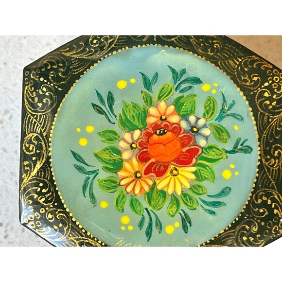 Signed Hand Painted Russian Palekh Brooch & Hexagonal Lacquer Box Gift Floral - Picture 7 of 8